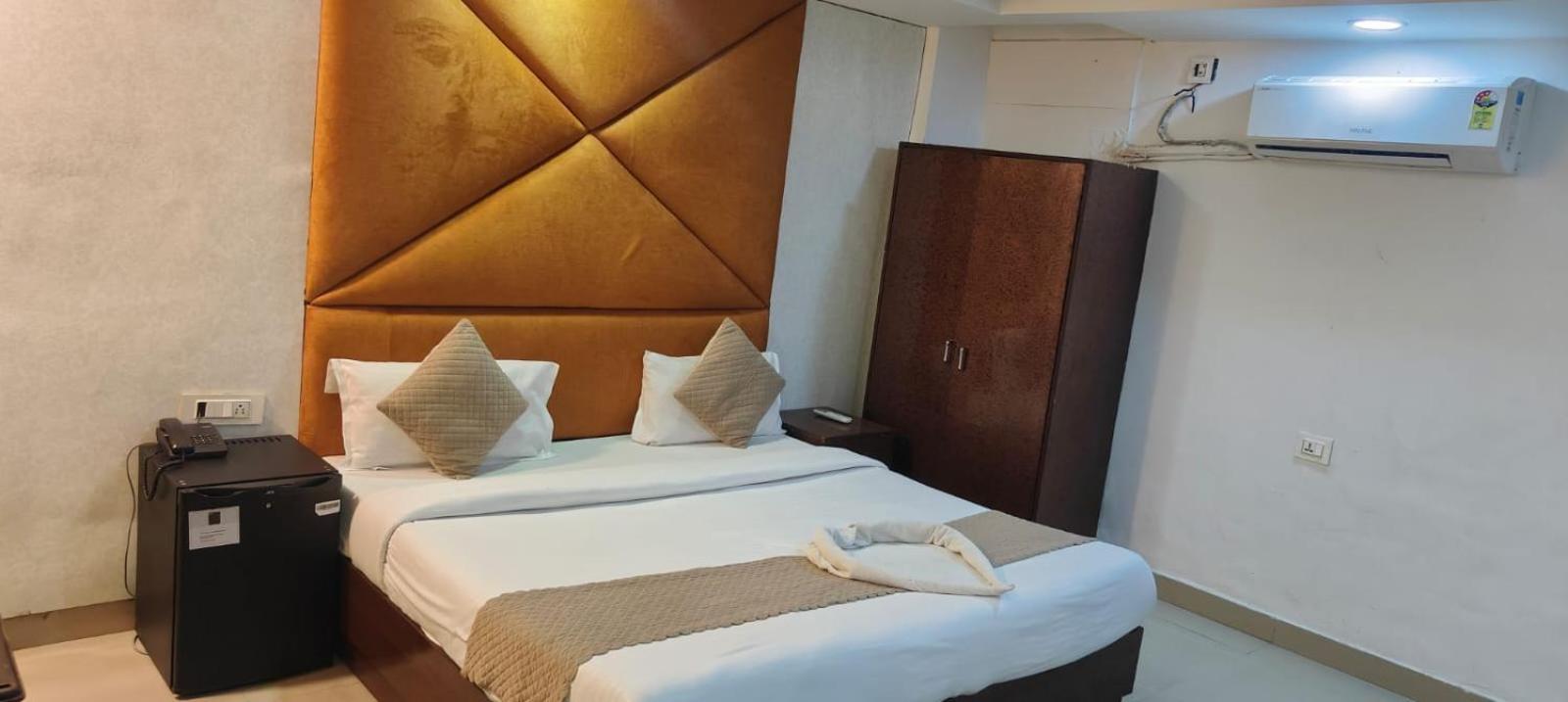 Hotel Grand City Ню Делхи Екстериор снимка