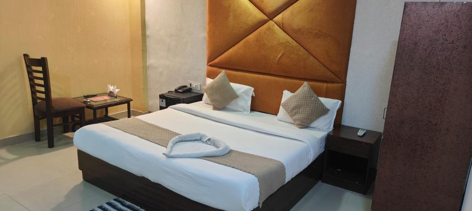 Hotel Grand City Ню Делхи Екстериор снимка